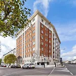 Paddington Station Paradise For Up To 4 Guests! Dream Apartment 2 Mins Walk From Station With Extra Double Sofa Bed!
